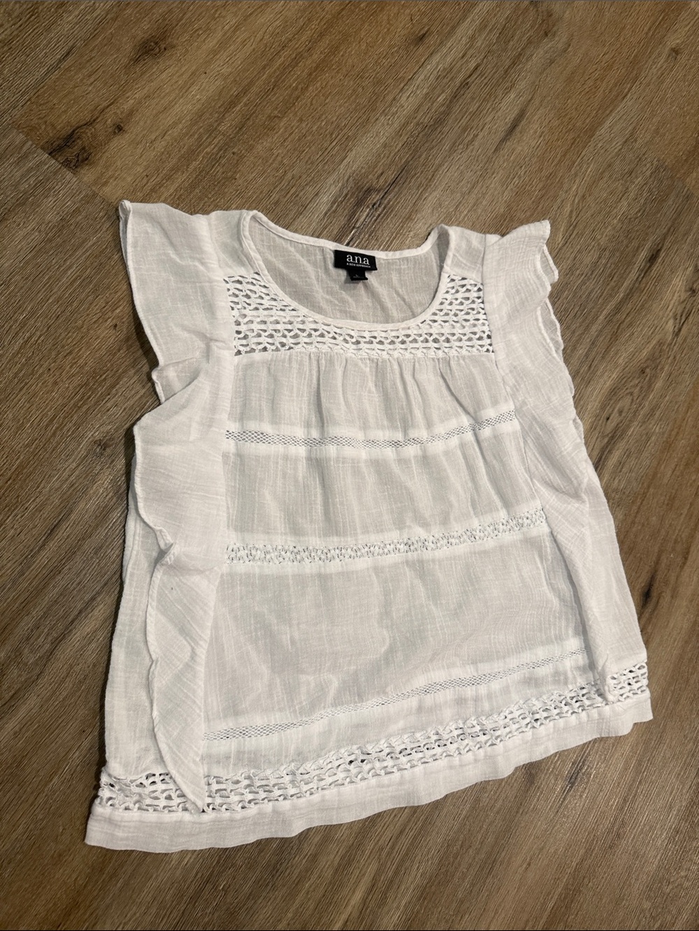 NWOT Crisp White Lace-Trim Cotton Flutter Sleeve Top